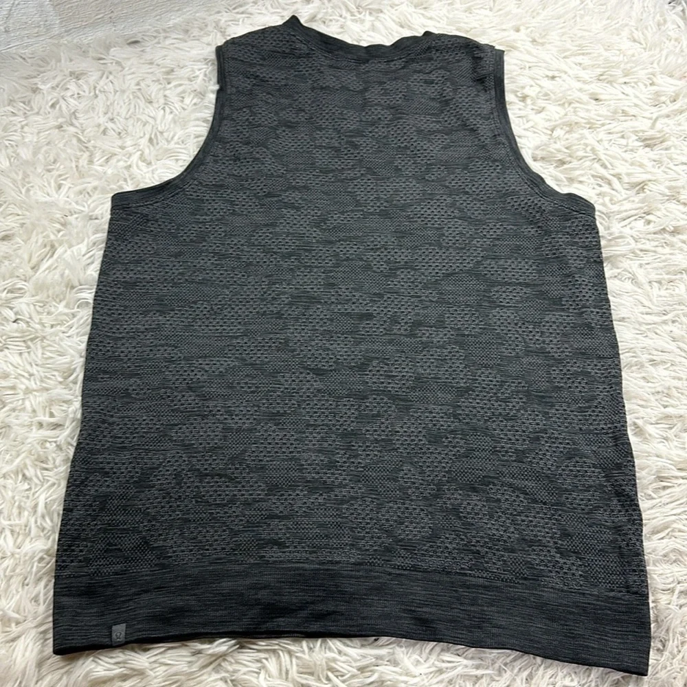 Lululemon Breeze By Muscle Tank Polar Spots Titanium / Black